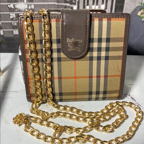 Authentic BURBERRY Wallet - Picture 1 of 14
